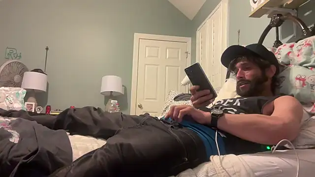 TrndSettr online show from March 28, 12:21 am