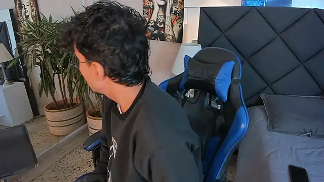 kai storn online show from March 6, 11:28 am