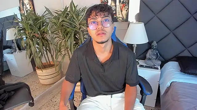 kai storn online show from April 4, 11:29 am