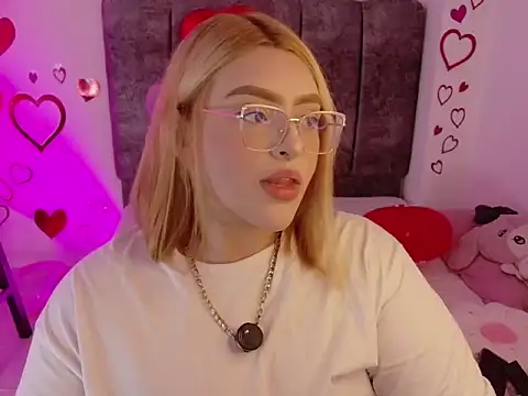 missevans online show from February 8, 10:24 pm