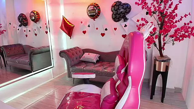 Zoe 18T online show from February 17, 7:31 pm