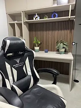 ChrissBlacks online show from March 3, 11:43 pm