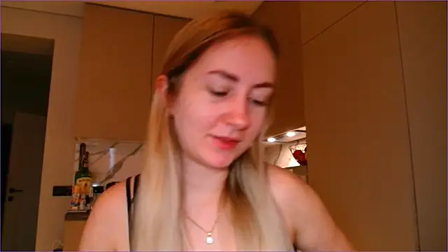 BluueSilk online show from February 13, 6:42 am