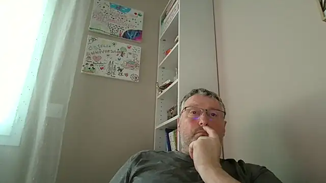 Snapshot of doudou310 chatting on February 28, 5:03 pm doudou310 online show from February 28, 5:03 pm