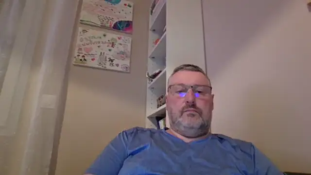 Snapshot of doudou310 chatting on March 4, 5:02 am doudou310 online show from March 4, 5:02 am