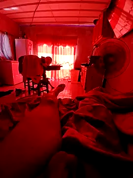 Snapshot of elvergon23139 chatting on February 8, 2:09 pm elvergon23139 online show from February 8, 2:09 pm