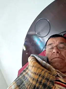 Snapshot of eros3442 chatting on February 1, 3:32 pm eros3442 online show from February 1, 3:32 pm