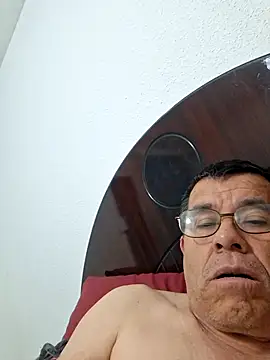 Snapshot of eros3442 chatting on February 6, 4:17 am eros3442 online show from February 6, 4:17 am