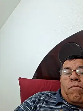 Snapshot of eros3442 chatting on February 7, 2:15 am eros3442 online show from February 7, 2:15 am