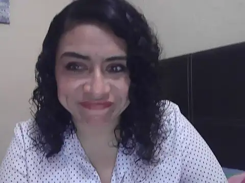 Snapshot of DalilahMx chatting on February 23, 7:44 pm DalilahMx online show from February 23, 7:44 pm