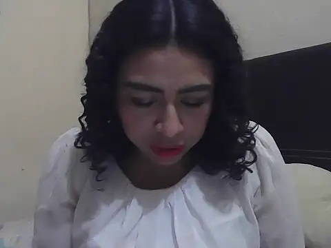 Snapshot of DalilahMx chatting on March 4, 5:52 pm DalilahMx online show from March 4, 5:52 pm