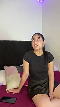 NoahMeganX online show from April 4, 6:22 am