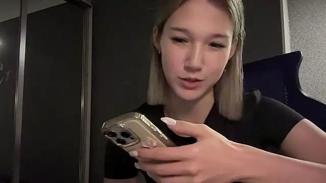 lilXdomiii online show from March 8, 7:28 pm