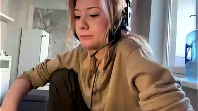 LadyFoxLove online show from February 10, 12:09 pm