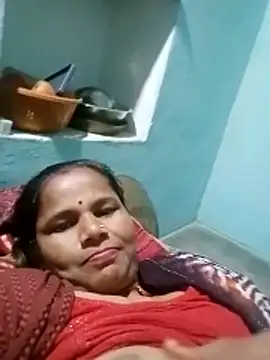 Snapshot of Pooja_sahu chatting on February 5, 2:33 pm Pooja sahu online show from February 5, 2:33 pm