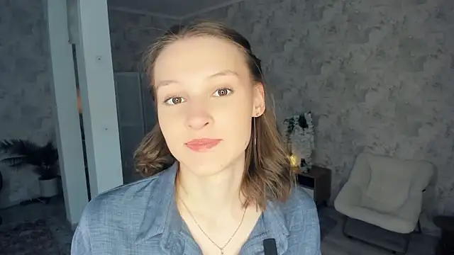 LianneBynon online show from February 8, 8:29 am