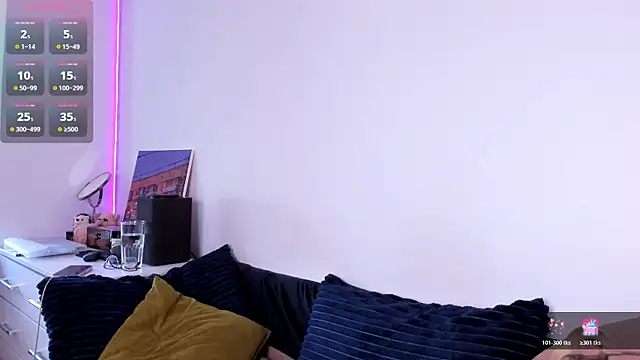 miabellee  online show from April 16, 9:43 am