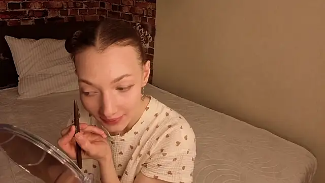 Snapshot of Lollyops chatting on February 25, 2:10 am Lollyops online show from February 25, 2:10 am