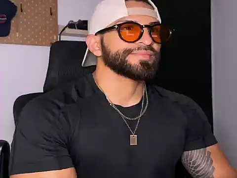 SamDornan51 online show from March 14, 2:28 am