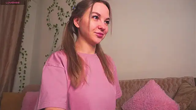 Snapshot of AricaPetties chatting on February 6, 6:55 pm AricaPetties online show from February 6, 6:55 pm