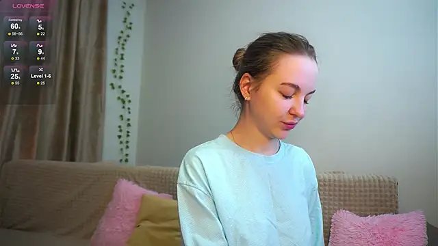 Snapshot of AricaPetties chatting on March 1, 8:11 pm AricaPetties online show from March 1, 8:11 pm