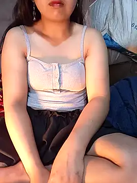 Snapshot of Slutty_18 chatting on March 1, 9:50 pm Slutty 18 online show from March 1, 9:50 pm