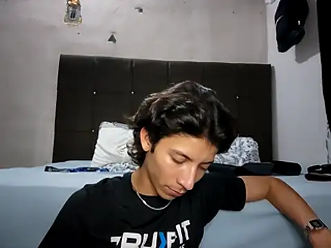 Snapshot of SolRakOF chatting on February 20, 1:24 am SolRakOF online show from February 20, 1:24 am