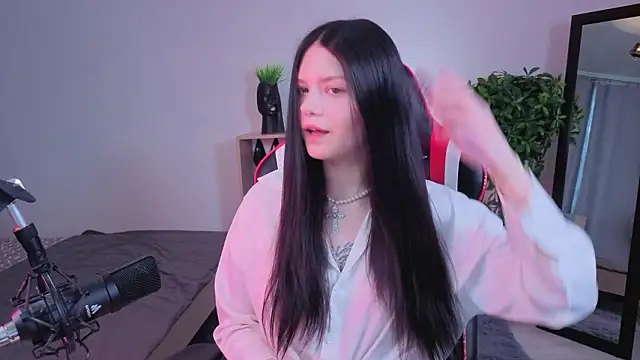 Maria trend online show from February 14, 2:47 pm