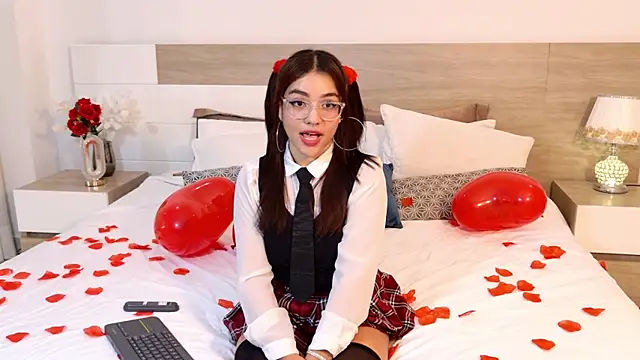 AntonellaBons online show from February 14, 6:54 am