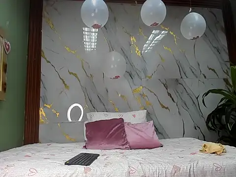 Amanda Rossi online show from February 23, 7:44 pm