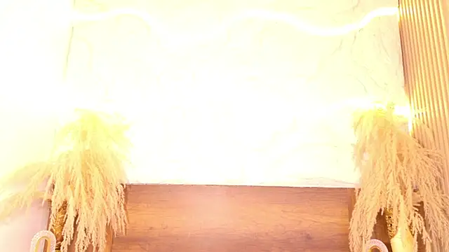 mollyjackson  online show from April 18, 10:10 pm