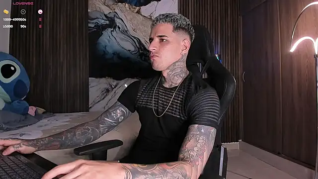 Snapshot of trisstann_ chatting on February 21, 12:22 am trisstann online show from February 21, 12:22 am