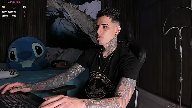 trisstann  online show from April 10, 10:47 pm