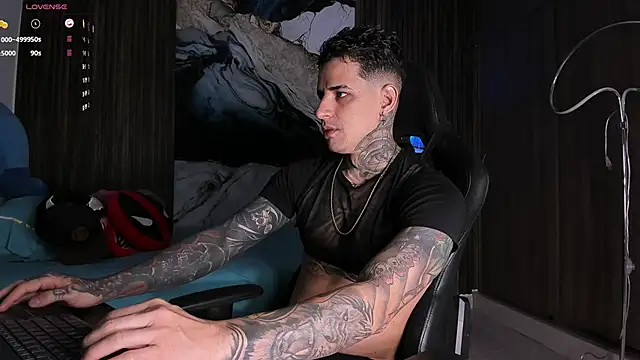 trisstann  online show from April 12, 4:45 pm