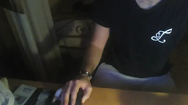 ragazzo200996 online show from February 23, 7:22 pm