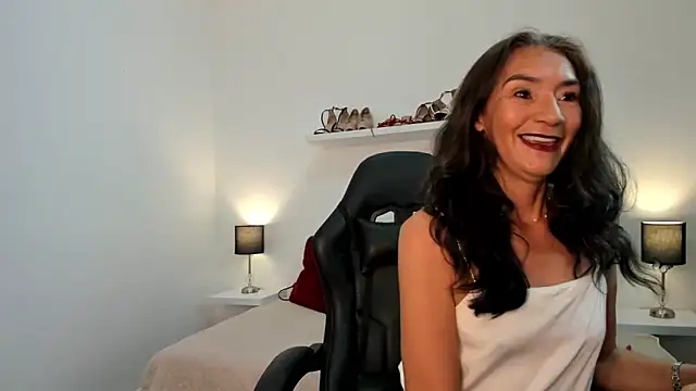 Snapshot of Emma_Mendozaa chatting on February 16, 11:39 am Emma Mendozaa online show from February 16, 11:39 am