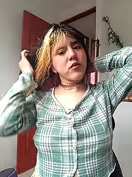 Snapshot of la_venuss chatting on February 21, 2:29 pm la venuss online show from February 21, 2:29 pm