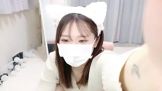 Snapshot of _MIYUnya chatting on February 13, 10:22 am MIYUnya online show from February 13, 10:22 am