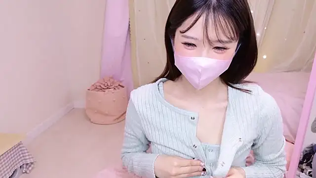  MIYUnya online show from April 11, 1:10 am