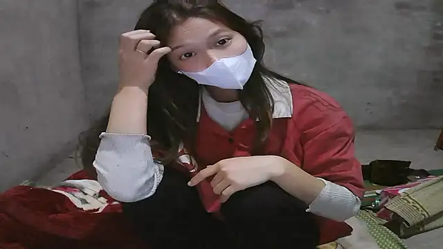 Snapshot of 2b-xx chatting on February 13, 11:12 pm 2b-xx online show from February 13, 11:12 pm