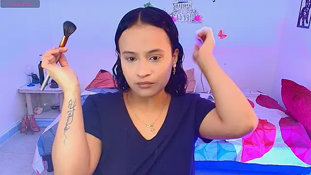 Snapshot of Kristin___ chatting on February 18, 2:51 am Kristin online show from February 18, 2:51 am