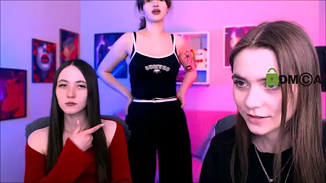 laurenmurrr online show from April 21, 11:49 am