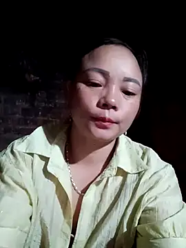 Snapshot of neyney110 chatting on February 2, 12:20 am neyney110 online show from February 2, 12:20 am