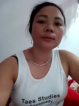 Snapshot of neyney110 chatting on February 6, 10:02 pm neyney110 online show from February 6, 10:02 pm