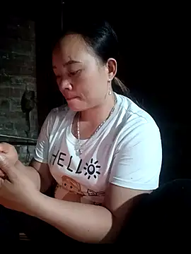 Snapshot of neyney110 chatting on February 11, 9:14 am neyney110 online show from February 11, 9:14 am