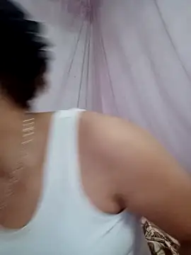 Snapshot of neyney110 chatting on February 19, 3:02 am neyney110 online show from February 19, 3:02 am