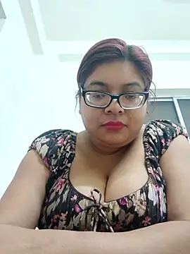 Elie Hallway online show from February 22, 6:50 pm