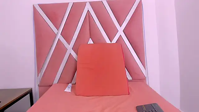 LIZEY LYNCH online show from February 20, 11:54 am