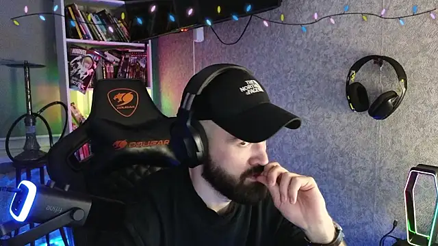 Snapshot of _Mostly_ chatting on February 12, 6:25 pm Mostly online show from February 12, 6:25 pm