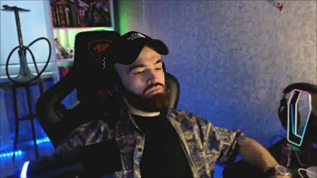 Snapshot of _Mostly_ chatting on March 2, 5:08 am Mostly online show from March 2, 5:08 am